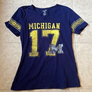 Michigan Wolverines V neck Tee NWOT